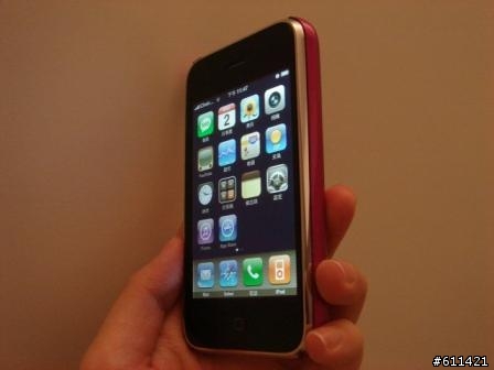 iPhone 彩裝登場 :: OZAKI iCoat 亮彩保護殼