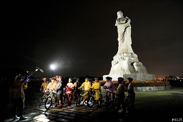 《一路南北騎 - 第十二集》 破史上陪騎車友記錄的冒雨夜騎台南府城