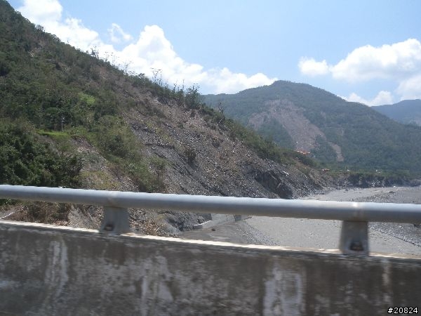 高雄茂林六龜災區道路狀況實景