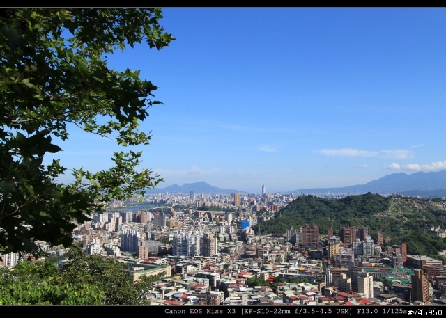 景美的仙跡岩,信義區的象山步道。展望台北盆地的好地點!!