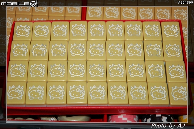 【分享】夢幻逸品開箱文-Hello Kitty麻將Jolin也有一盒喔!