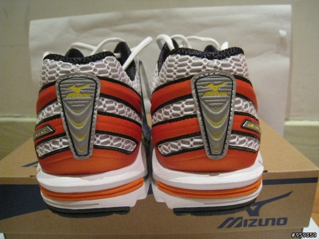 開箱;MIZUNO waverider12 慢跑鞋分享