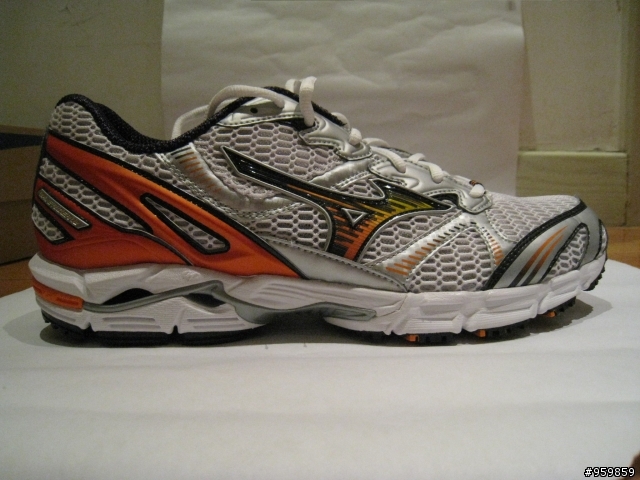 開箱;MIZUNO waverider12 慢跑鞋分享