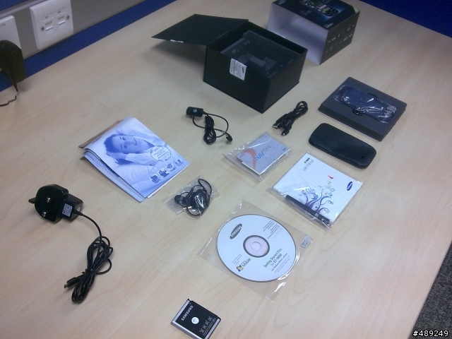 SAMSUNG OMNIA II GT-I8000 新加坡開箱