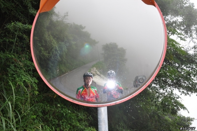 一個仍然炎熱的初秋午後,戀戀後山,深情宇老