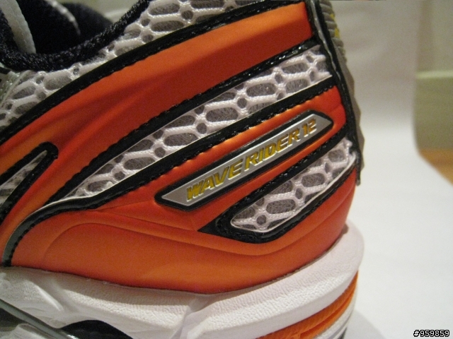 開箱;MIZUNO waverider12 慢跑鞋分享