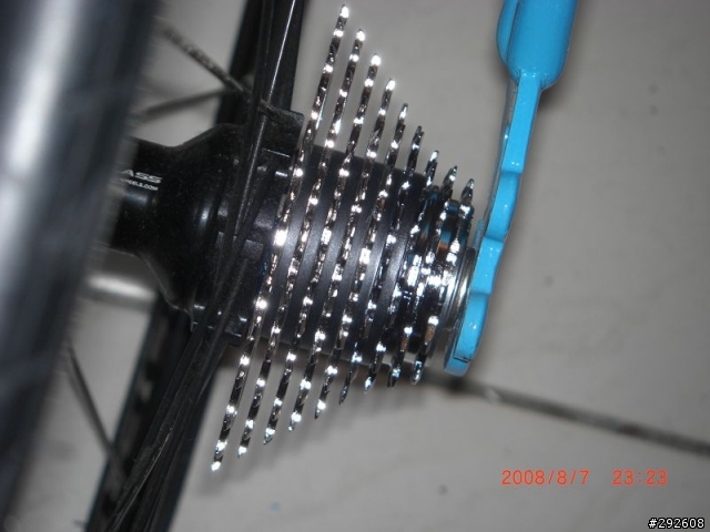 颱風天....組車天......單車新手的捷安特lug老鋼管組車記....圖多..請慎入