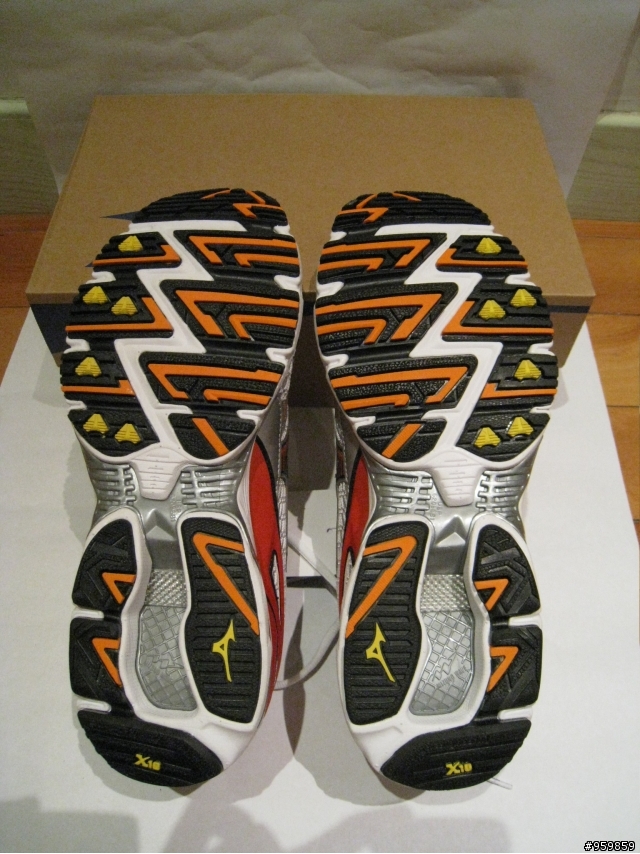 開箱;MIZUNO waverider12 慢跑鞋分享