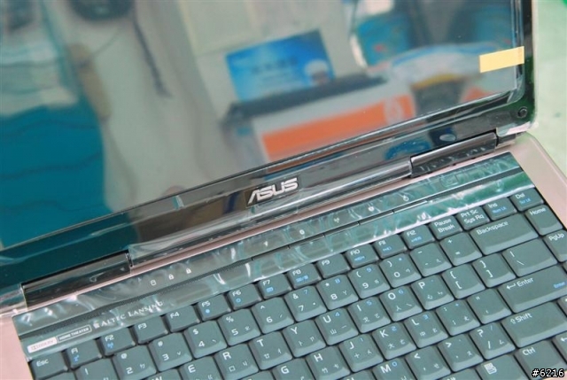 台北應用展的ASUS的戰鬥機種-N81 (vg/vp)