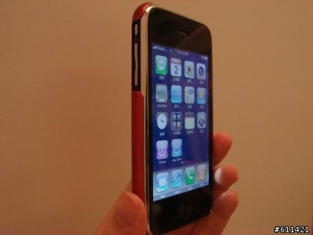 iPhone 彩裝登場 :: OZAKI iCoat 亮彩保護殼
