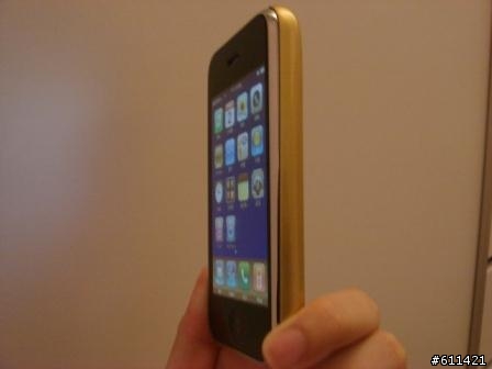 iPhone 彩裝登場 :: OZAKI iCoat 亮彩保護殼