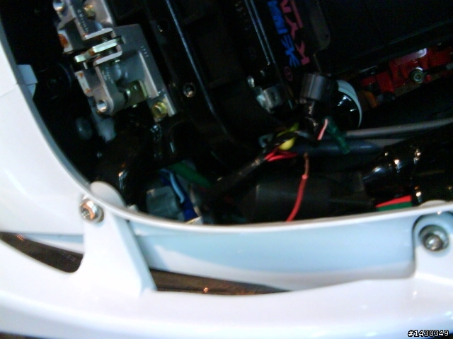 7.30牽新車Racing 150 fi 開箱 (裝置物箱LED燈 風扇外蓋+燈)