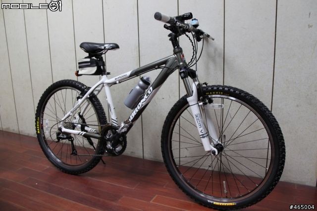 我的第一台登山車-BRONCO小黑及小紅