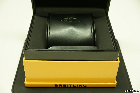 開箱--BREITLING Avenger Skyland 陸空復仇者計時腕錶