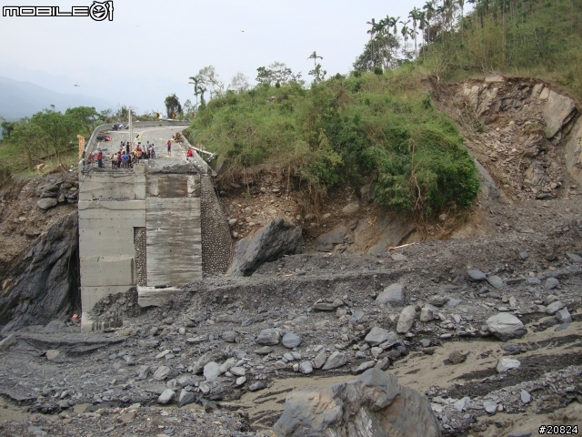 高雄茂林六龜災區道路狀況實景