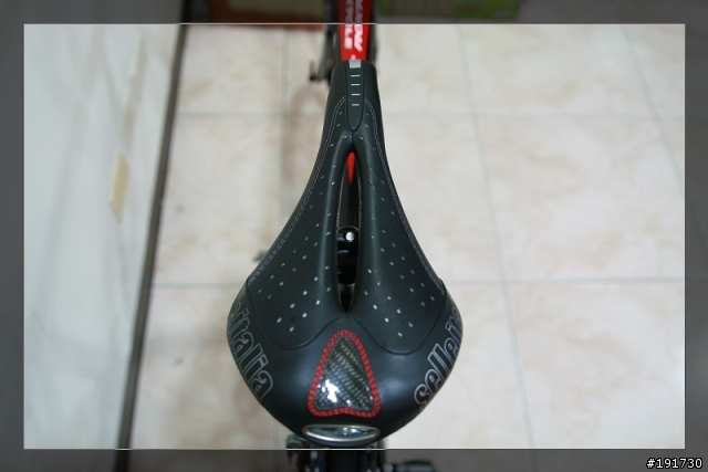 這箱~還是開在我們家就好,公路車 Roxycle。圖多