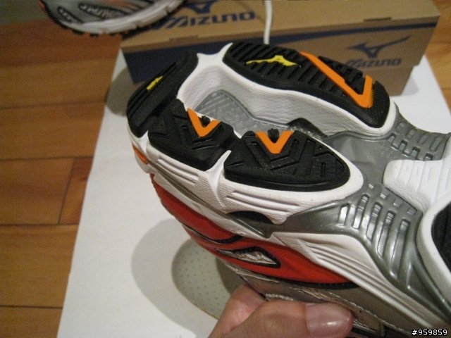 開箱;MIZUNO waverider12 慢跑鞋分享