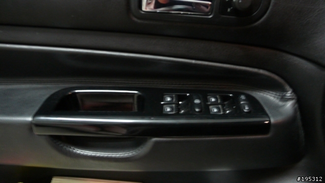 開箱與安裝文 GOLF IV 鍍鉻大燈與電動窗開關。。老車妝點扮氣質