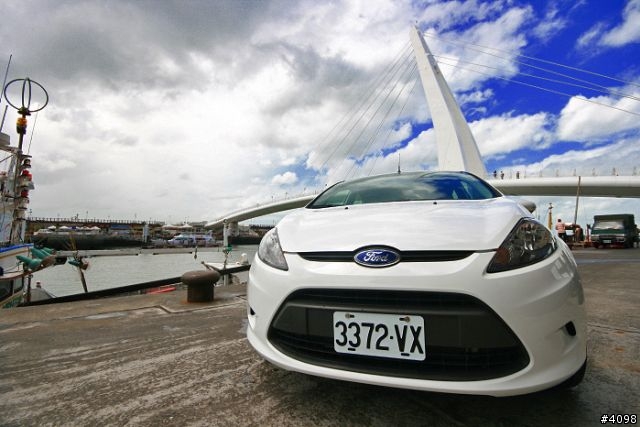 【開箱文】萬眾矚目的Ford Fiesta絢麗外觀大解析!