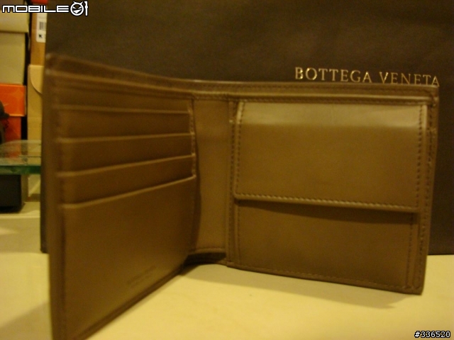 開箱文 - Bottega Veneta 男短夾