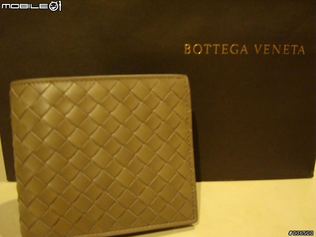 開箱文 - Bottega Veneta 男短夾