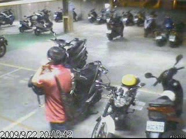 安全帽被夜間部同學偷走了...(20090928更新)