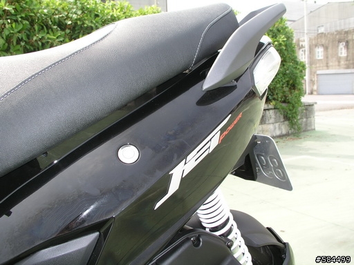 請問達人,SYM Jet Power 125 新領牌車 62800(黑 ), 值得敗入嗎?(9/22補圖)