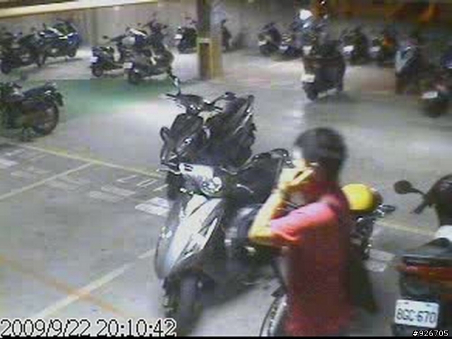 安全帽被夜間部同學偷走了...(20090928更新)