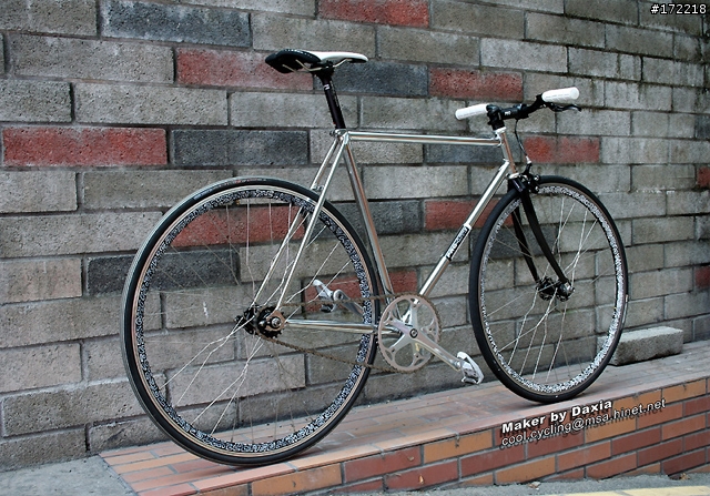 B1 車庫的 MIRO Fixed Gear bike