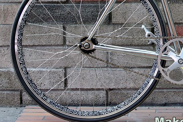 B1 車庫的 MIRO Fixed Gear bike
