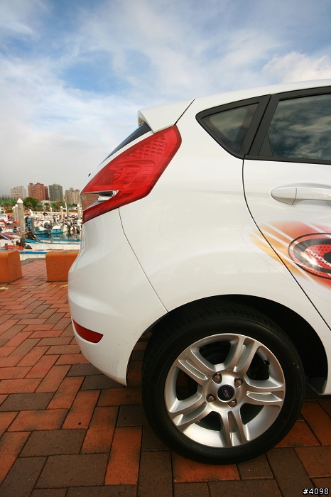 【開箱文】萬眾矚目的Ford Fiesta絢麗外觀大解析!
