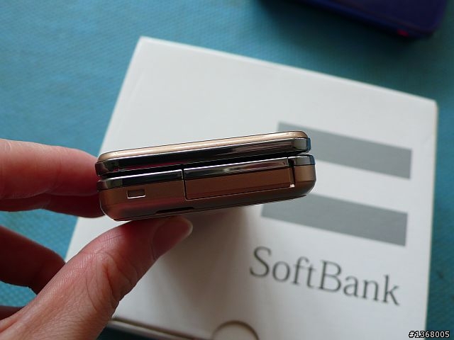 大小姐 x Softbank 935SH 金色簡易開箱文