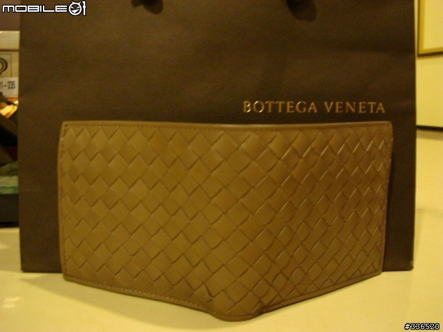 開箱文 - Bottega Veneta 男短夾