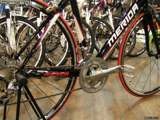 美利達公路車2010年登場!!朋友買了偷拍一下~~