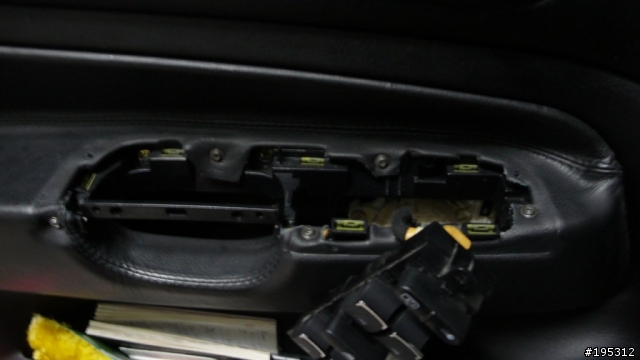 開箱與安裝文 GOLF IV 鍍鉻大燈與電動窗開關。。老車妝點扮氣質