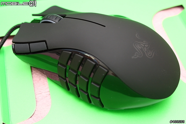 RAZER NAGA 那伽梵蛇鐳射遊戲滑鼠開箱