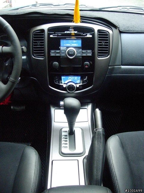 2009 Escape 2.3 XLT ...........
