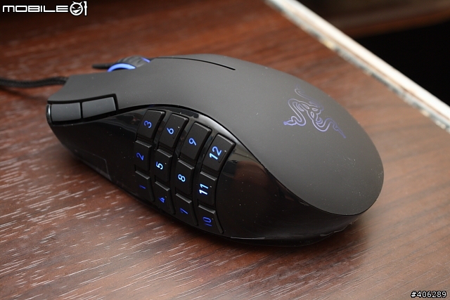 RAZER NAGA 那伽梵蛇鐳射遊戲滑鼠開箱