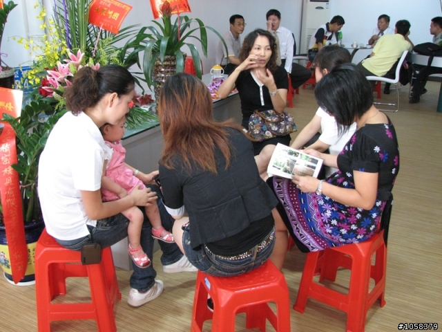 恭喜貓頭鷹車隊聊天聚會休閒館出爐摟~