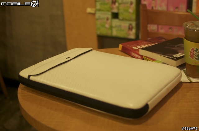 新進的Antenna電腦包來保護我的Macbook Pro