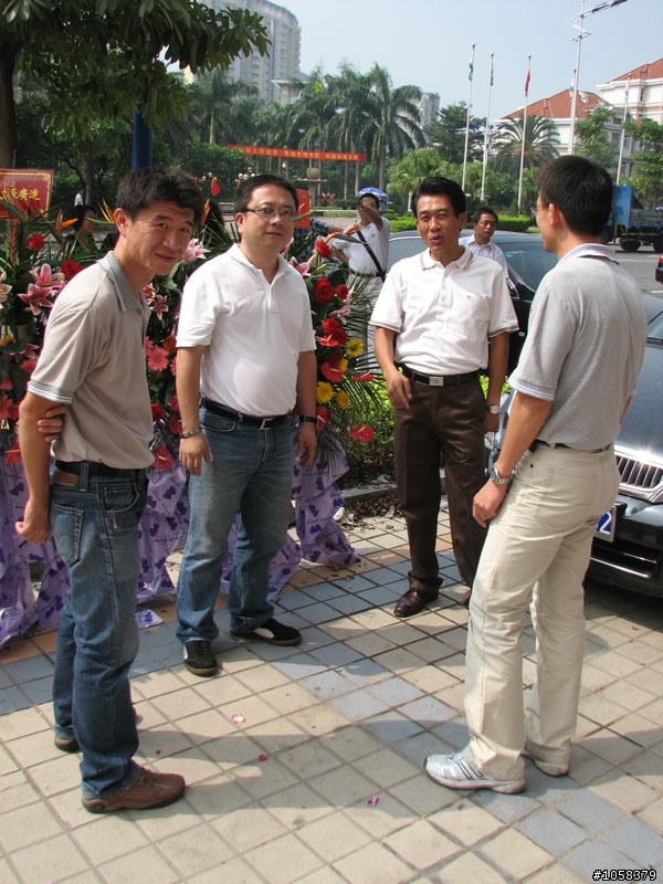 恭喜貓頭鷹車隊聊天聚會休閒館出爐摟~