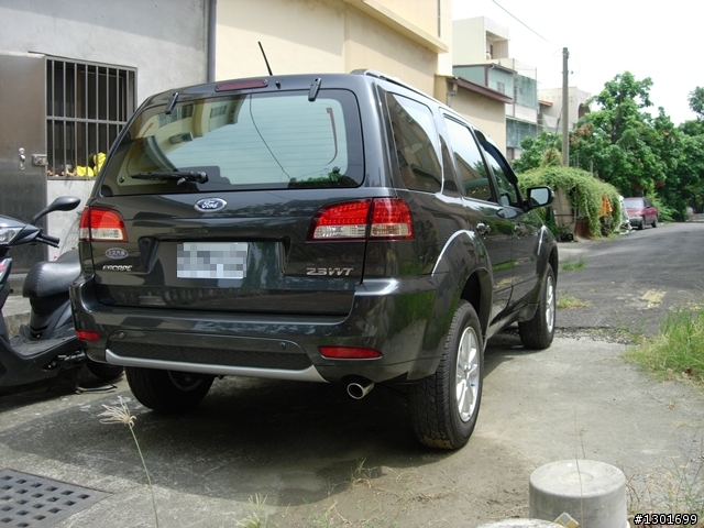 2009 Escape 2.3 XLT ...........