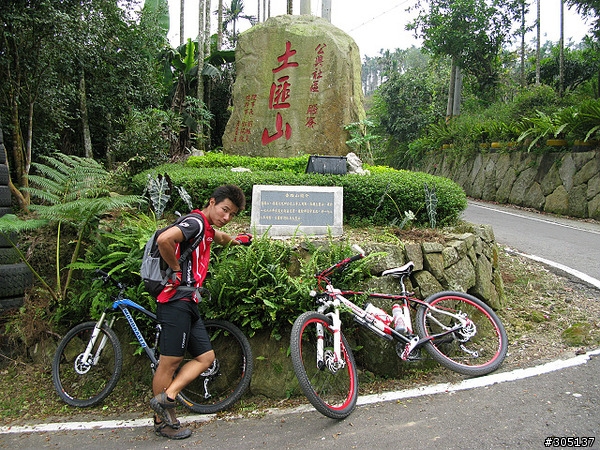 {遊記}10/23能高前哨站~土匪山林道地獄試煉