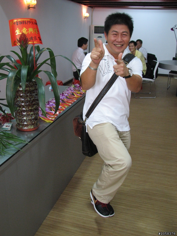 恭喜貓頭鷹車隊聊天聚會休閒館出爐摟~