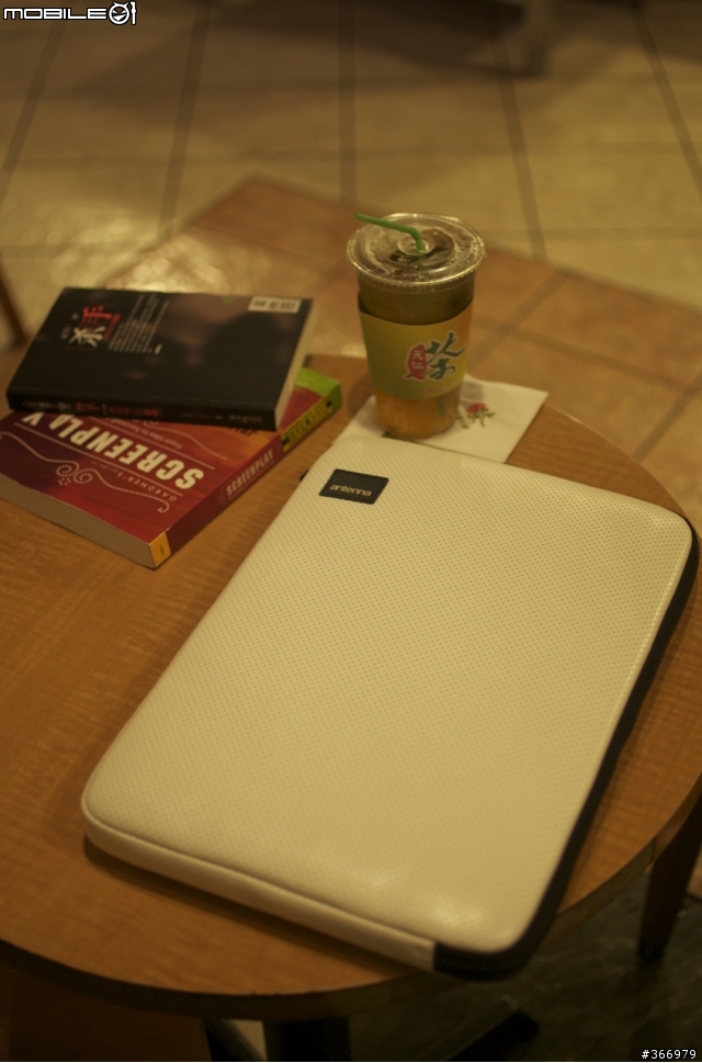新進的Antenna電腦包來保護我的Macbook Pro