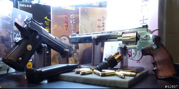 敗家...(鋼鐵人公仔+C.I.BOYS+WG左輪+姜維&丁奉+攝影棚+超越之龍)