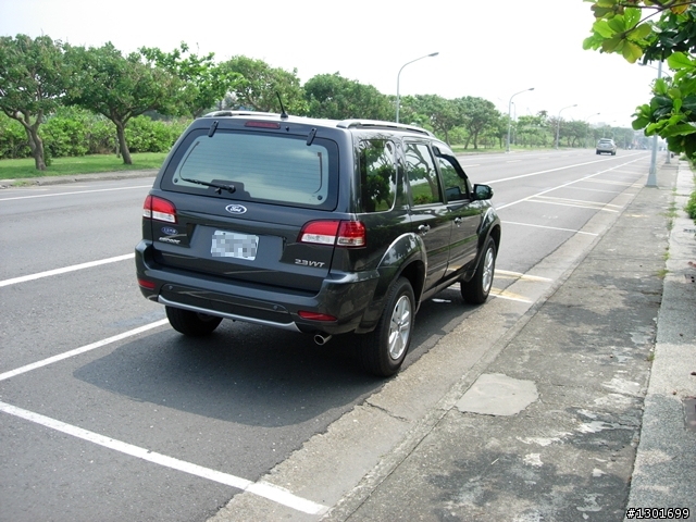 2009 Escape 2.3 XLT ...........
