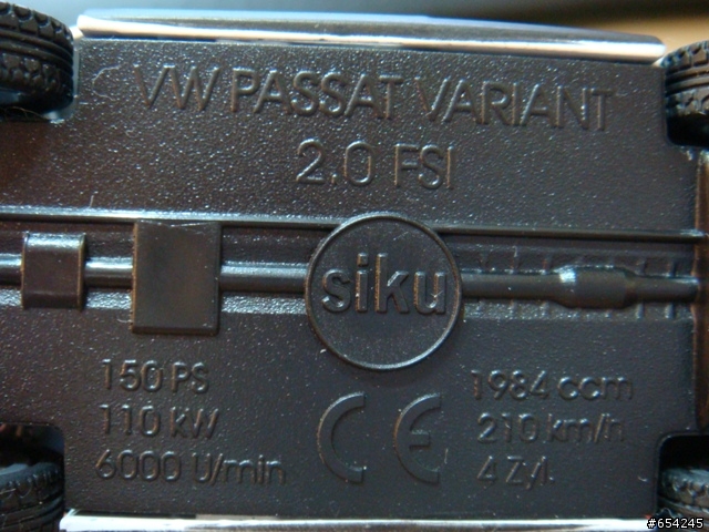 passat variant 2.0 FSI 救護車模型 小小開箱