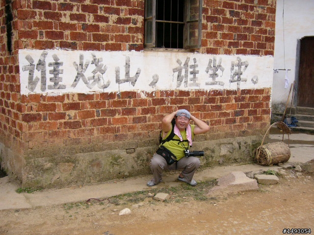 騎行在油菜花田的季節~~ 中國江西婺源的騎行