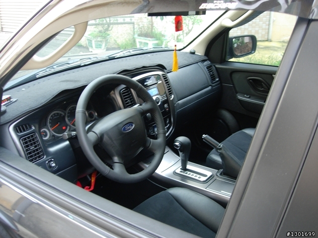 2009 Escape 2.3 XLT ...........